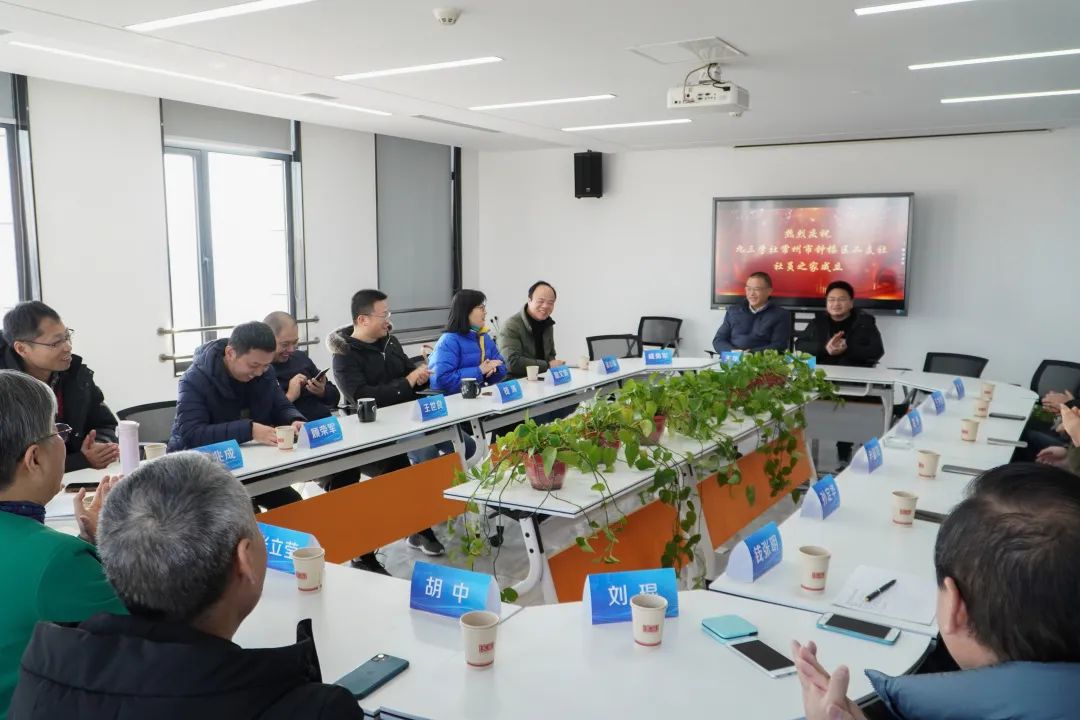 e21fc59325129fc871ad25ac21aa9e3c.jpg e21fc59325129fc871ad25ac21aa9e3c.jpg