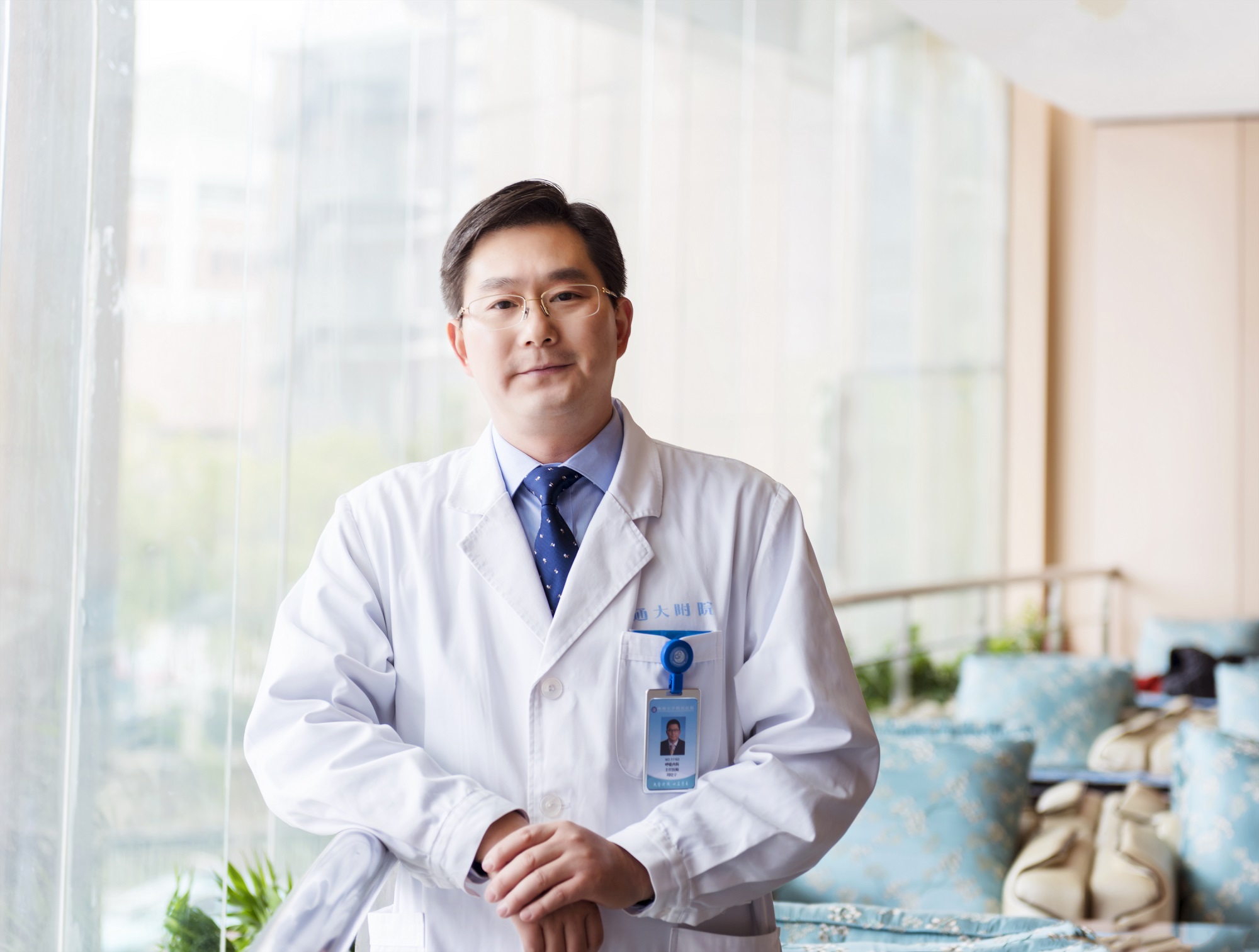 周晓宇工作照 - 副本.jpg