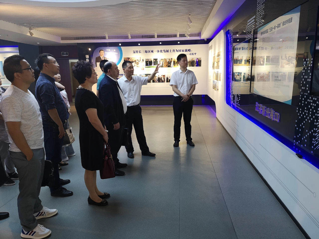 通州湾调研.jpg 通州湾调研.jpg