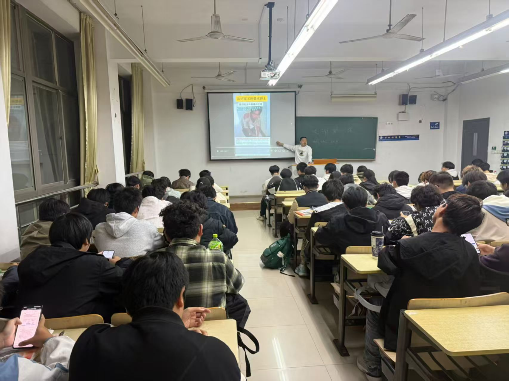 微信图片_2025-11-30_210016_067.png