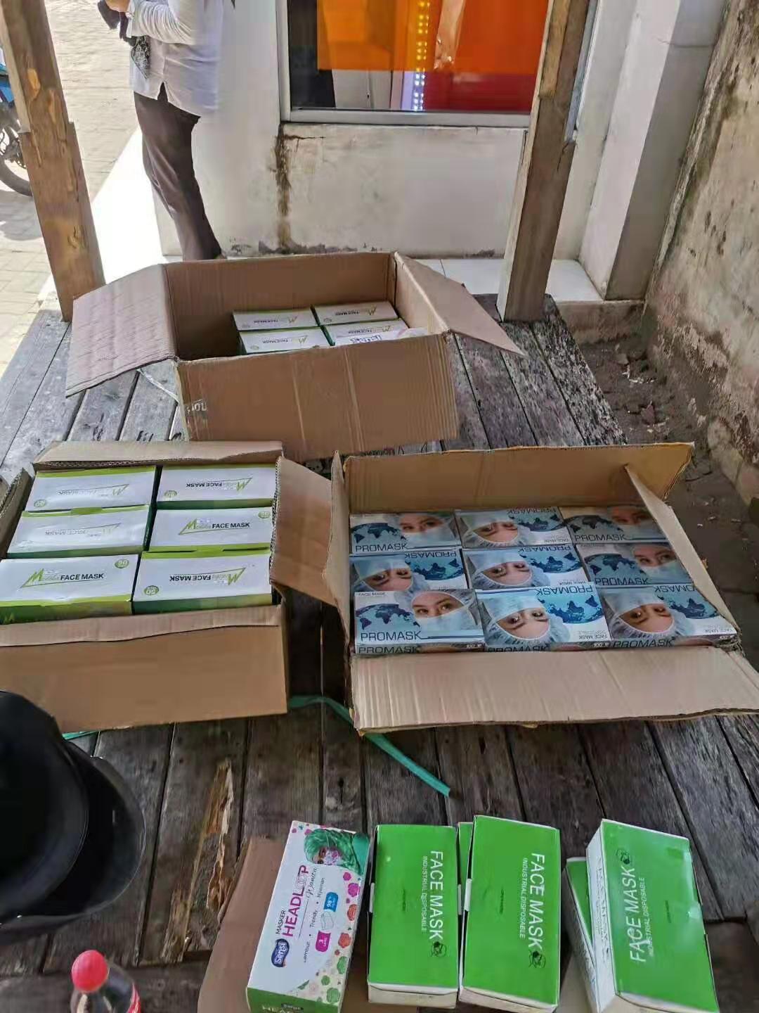 镇江7准备捐赠医院的口罩.jpg