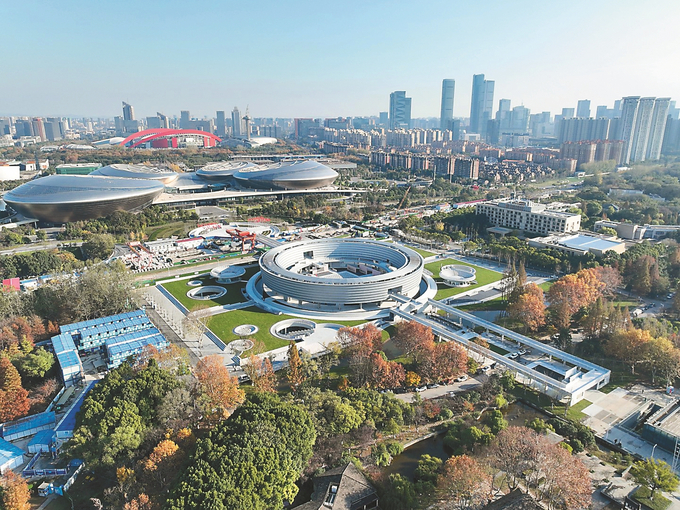 南京市宪法广场。新华日报·交汇点记者 范俊彦 摄