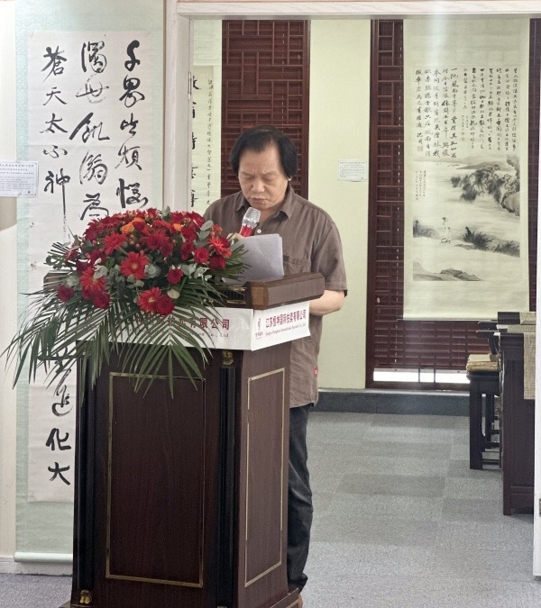 王贵成_副本.jpg