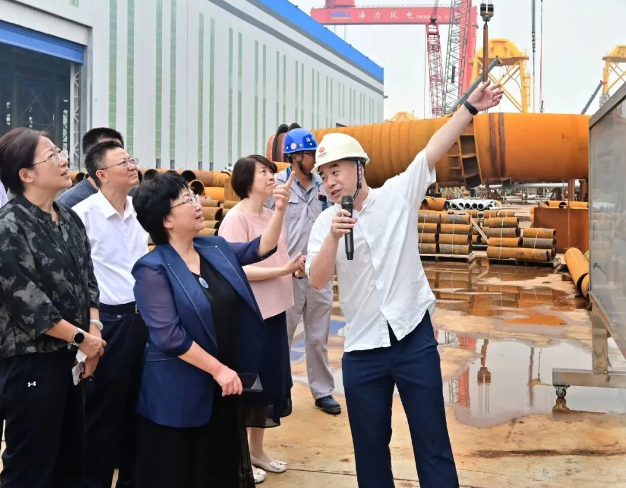 周岚就加快发展我省海洋渔业配套高端装备重点提案进...